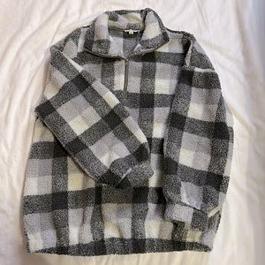 NEVER WORN medium quarter zip pull over